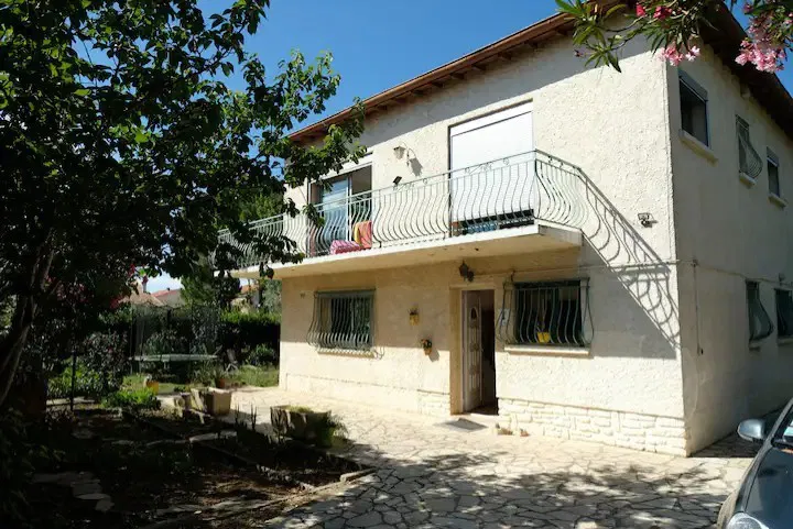 Room Rue Jules Ferry in Frontignan