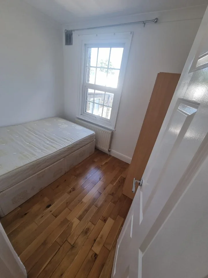 Flat Egmont Street in Greater London