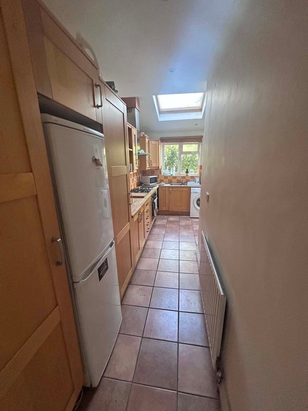 Room Skelwith Road in Greater London