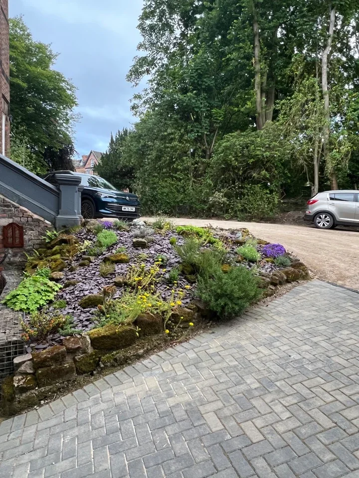 Flat Shrewsbury Road in Oxton Village