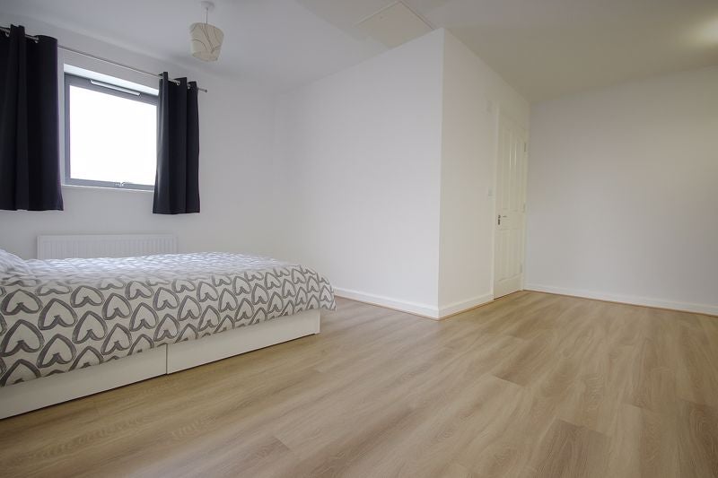 Flat Cottons Approach in Greater London