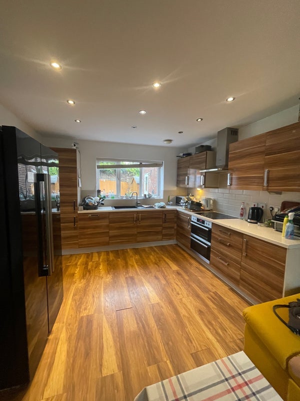 Room John Hall Close in Bristol