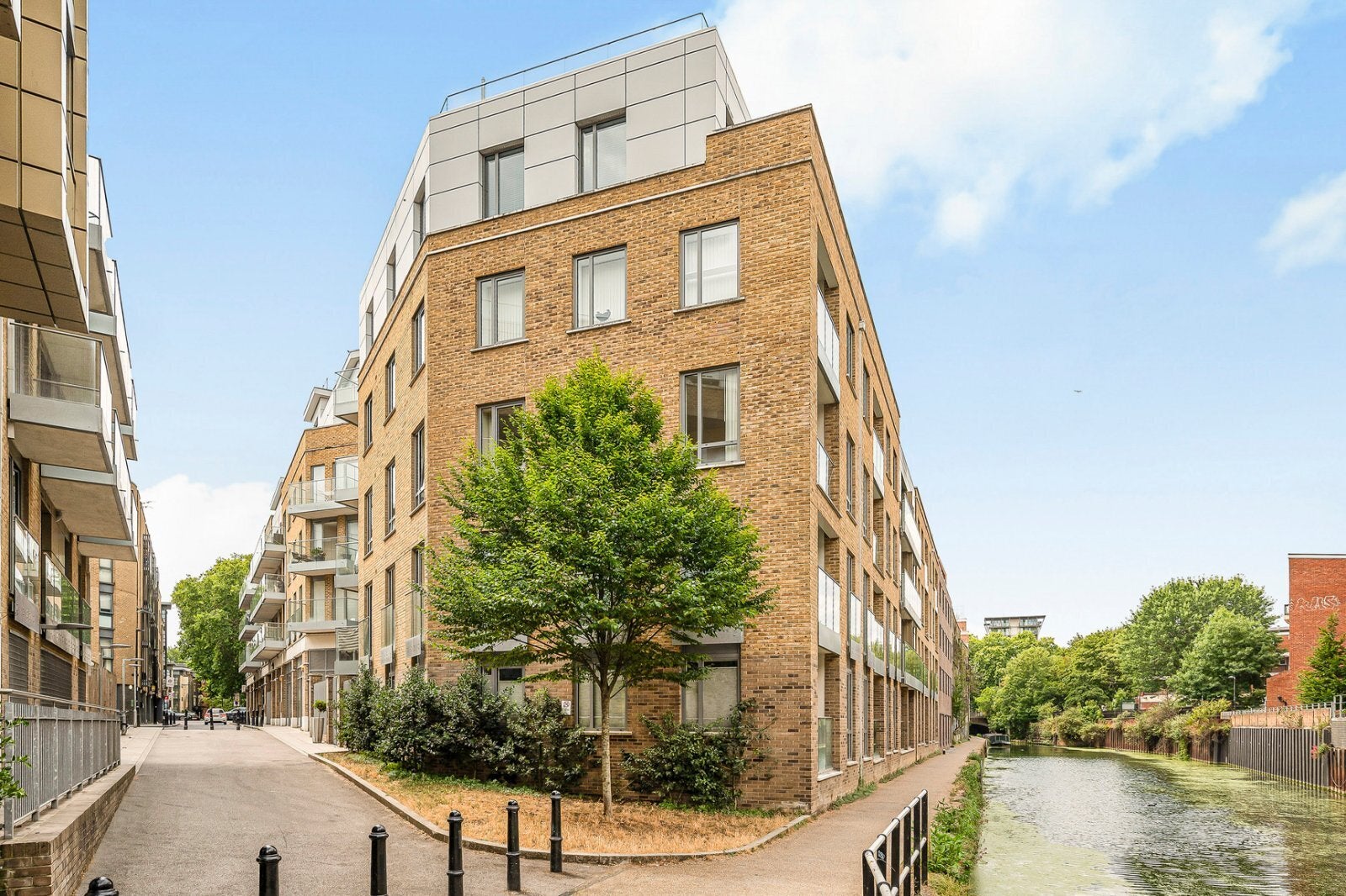 Flat St. Anne Street in Greater London