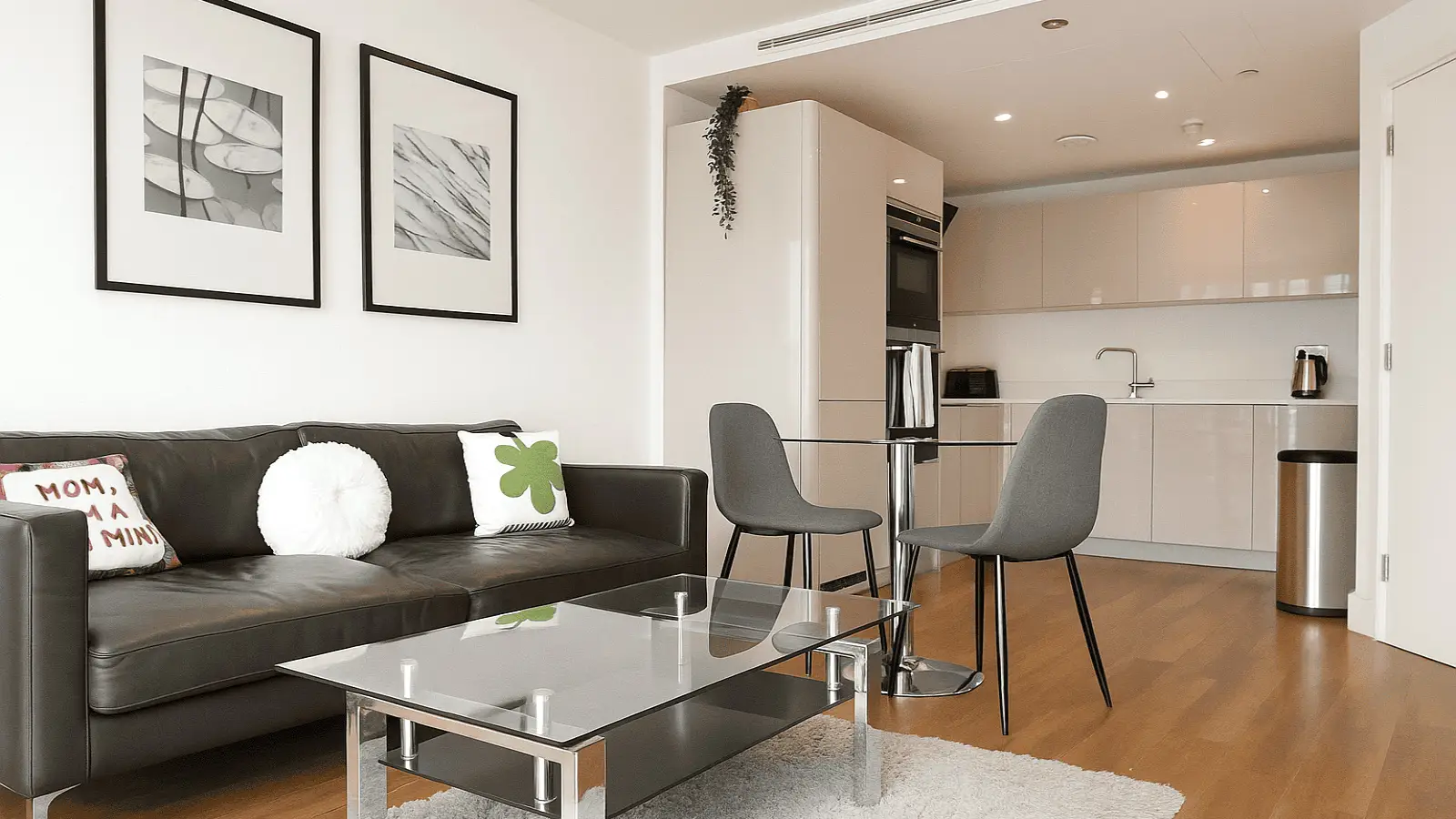 Flat Aldgate in City of London