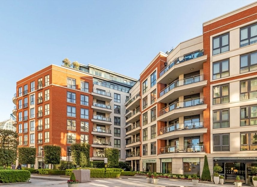Flat Park Street in Greater London