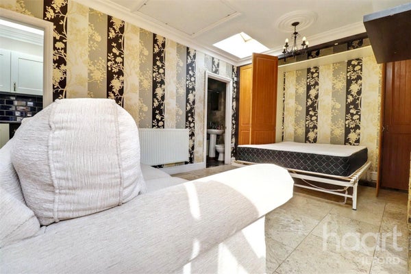 Flat Cranley Drive in London