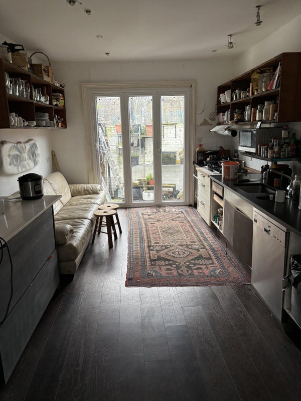 Room Bellenden Road in Greater London
