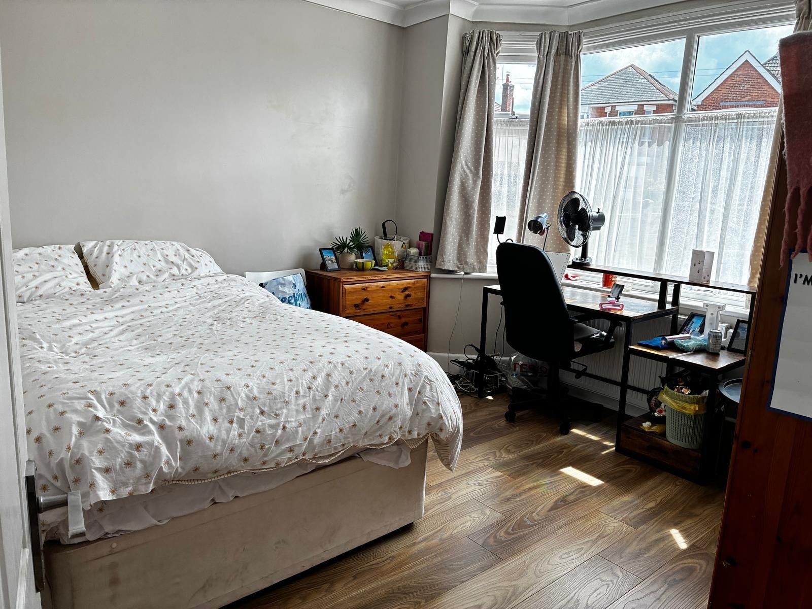 Flat Wallisdown Road in Bournemouth