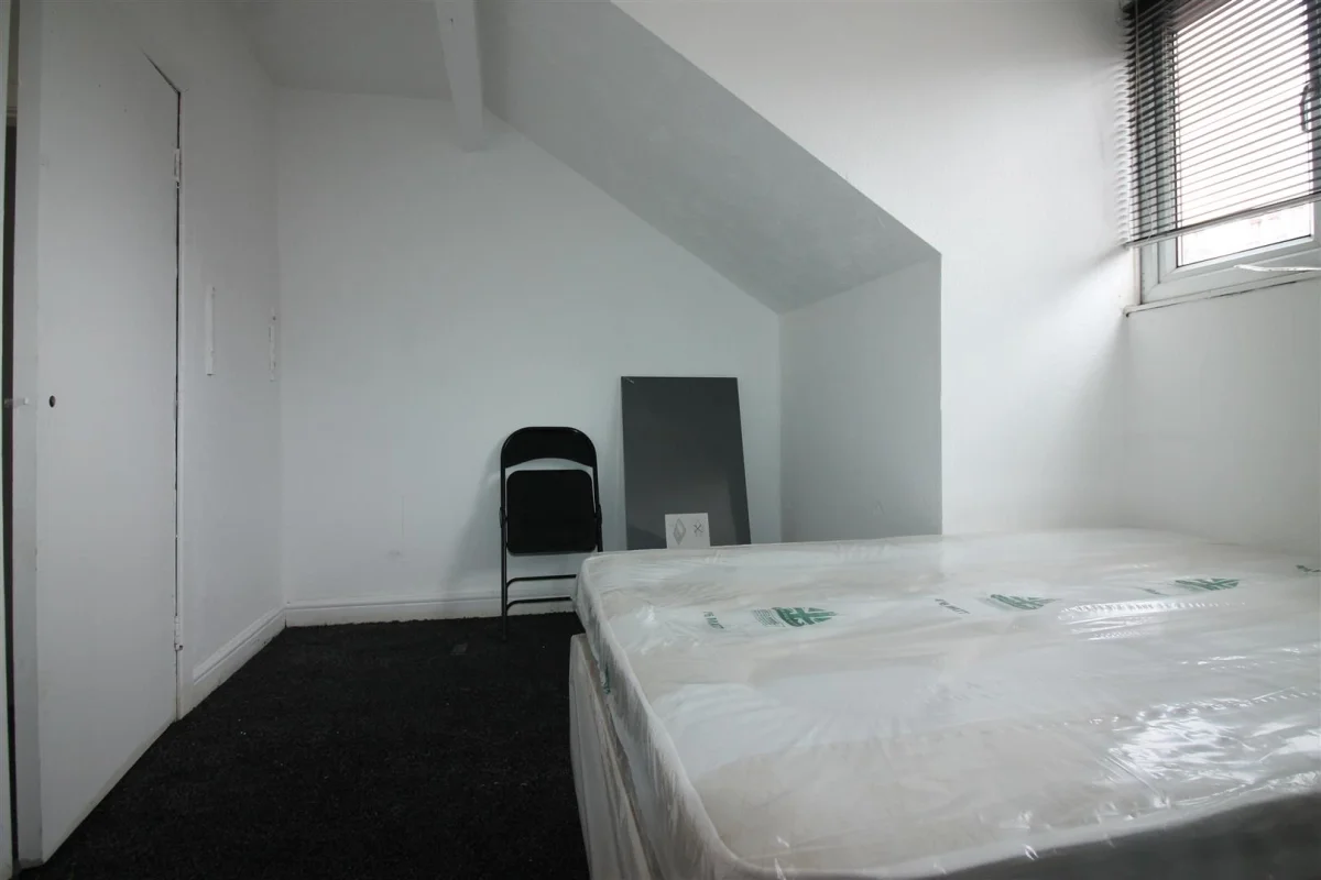Flat Brudenell Street in Leeds