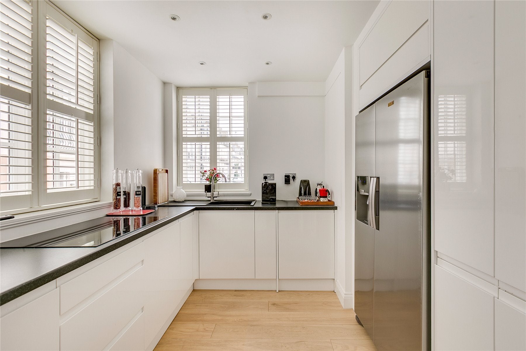 Flat Eaton Place in City of Westminster