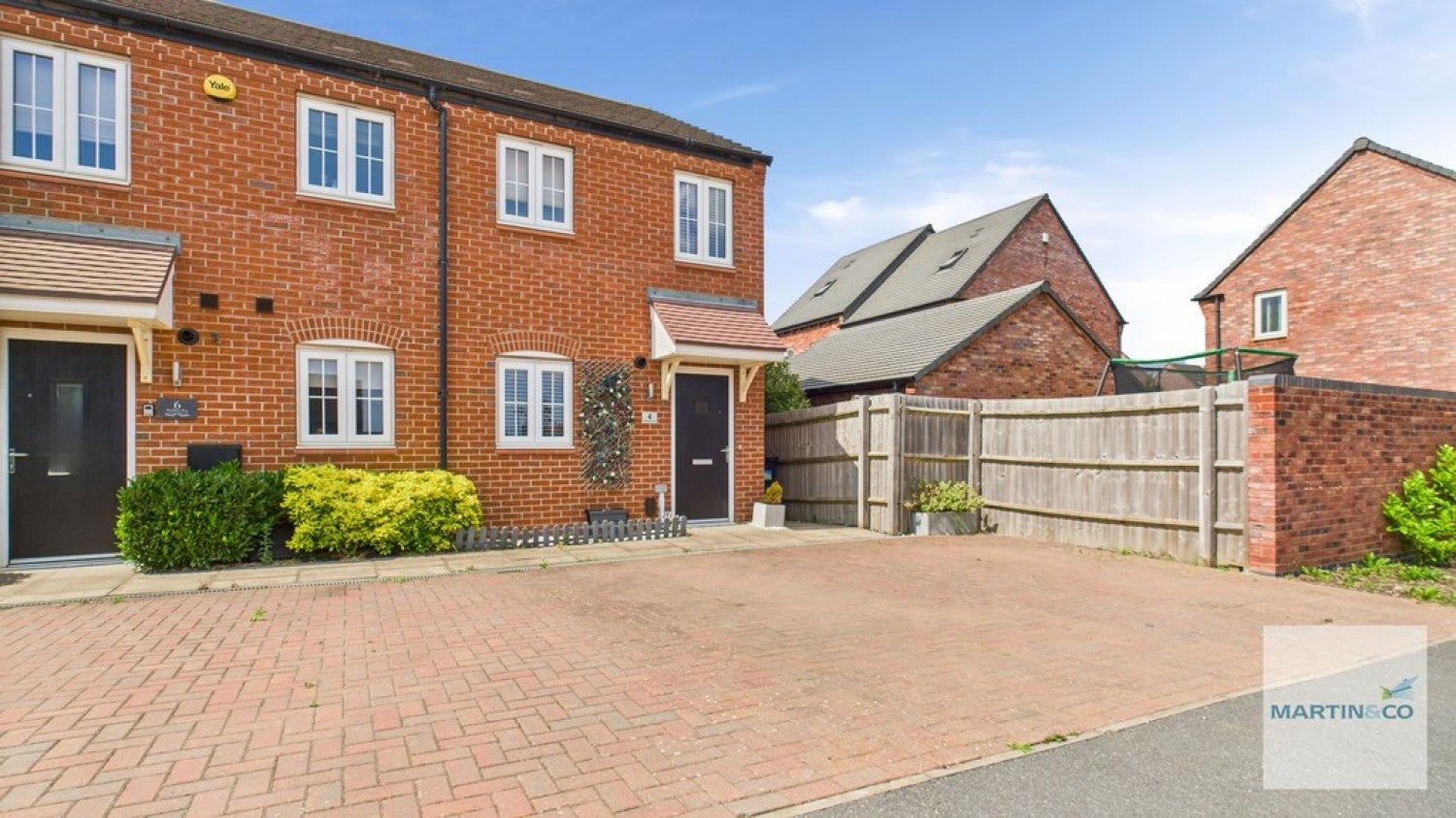 House Hawksbeard Close in Tamworth