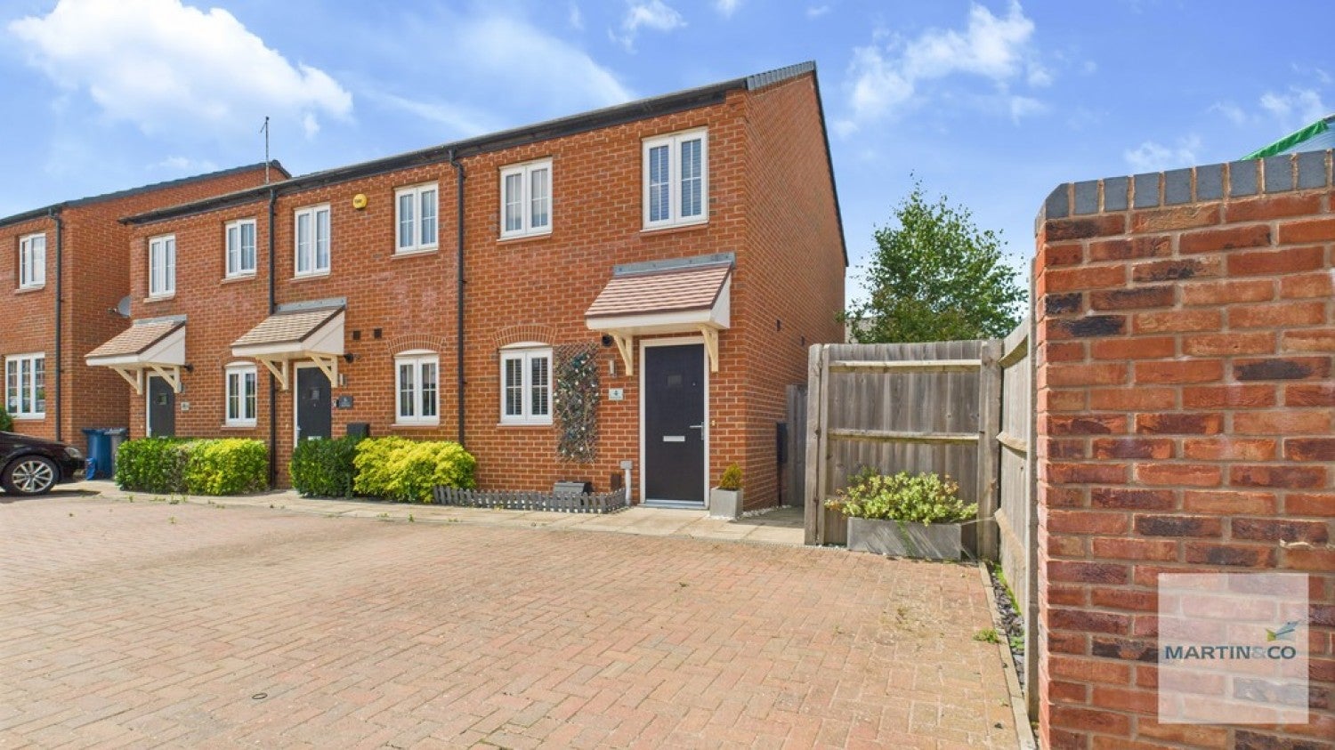 House Hawksbeard Close in Tamworth