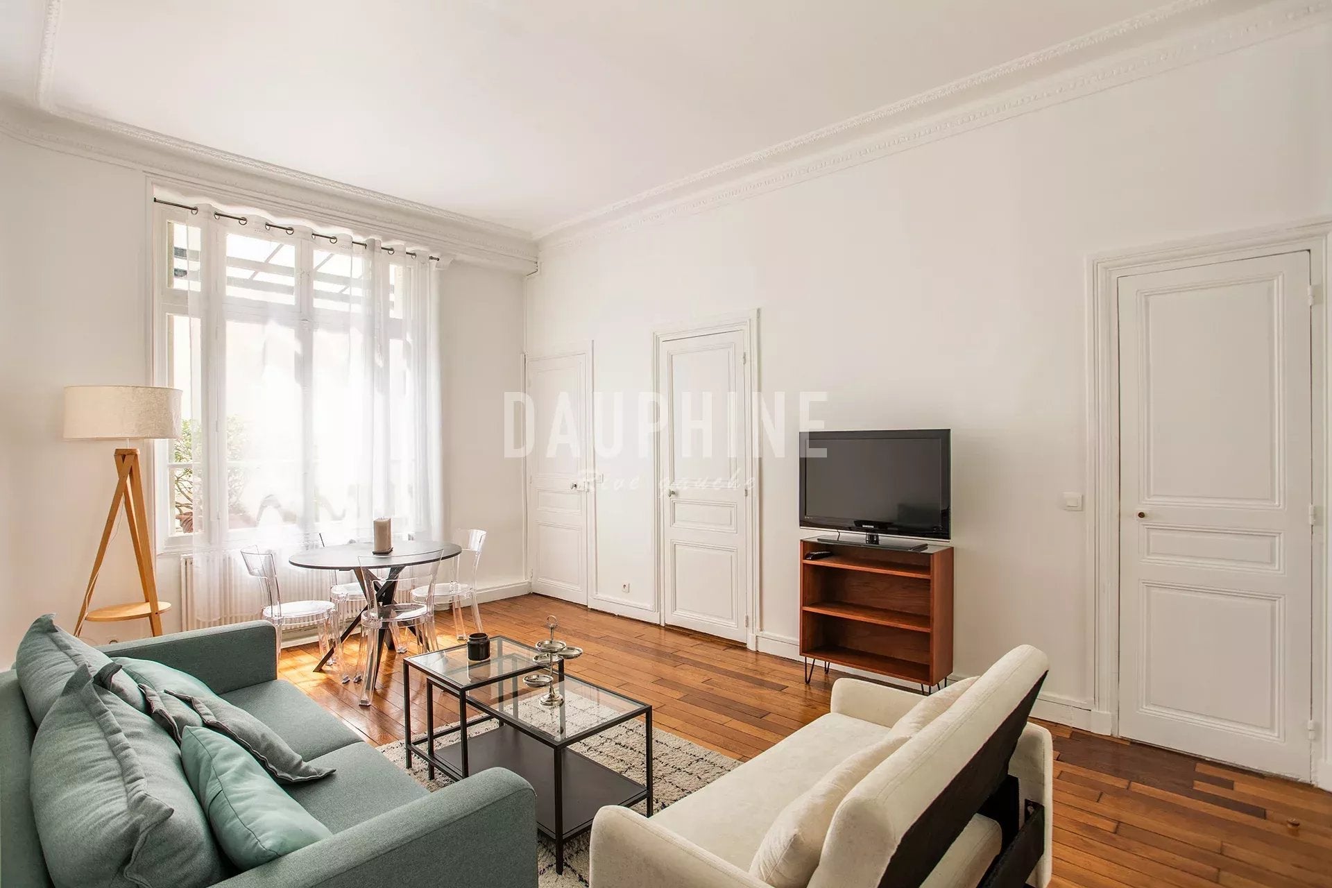 Flat Rue Vaneau in Paris