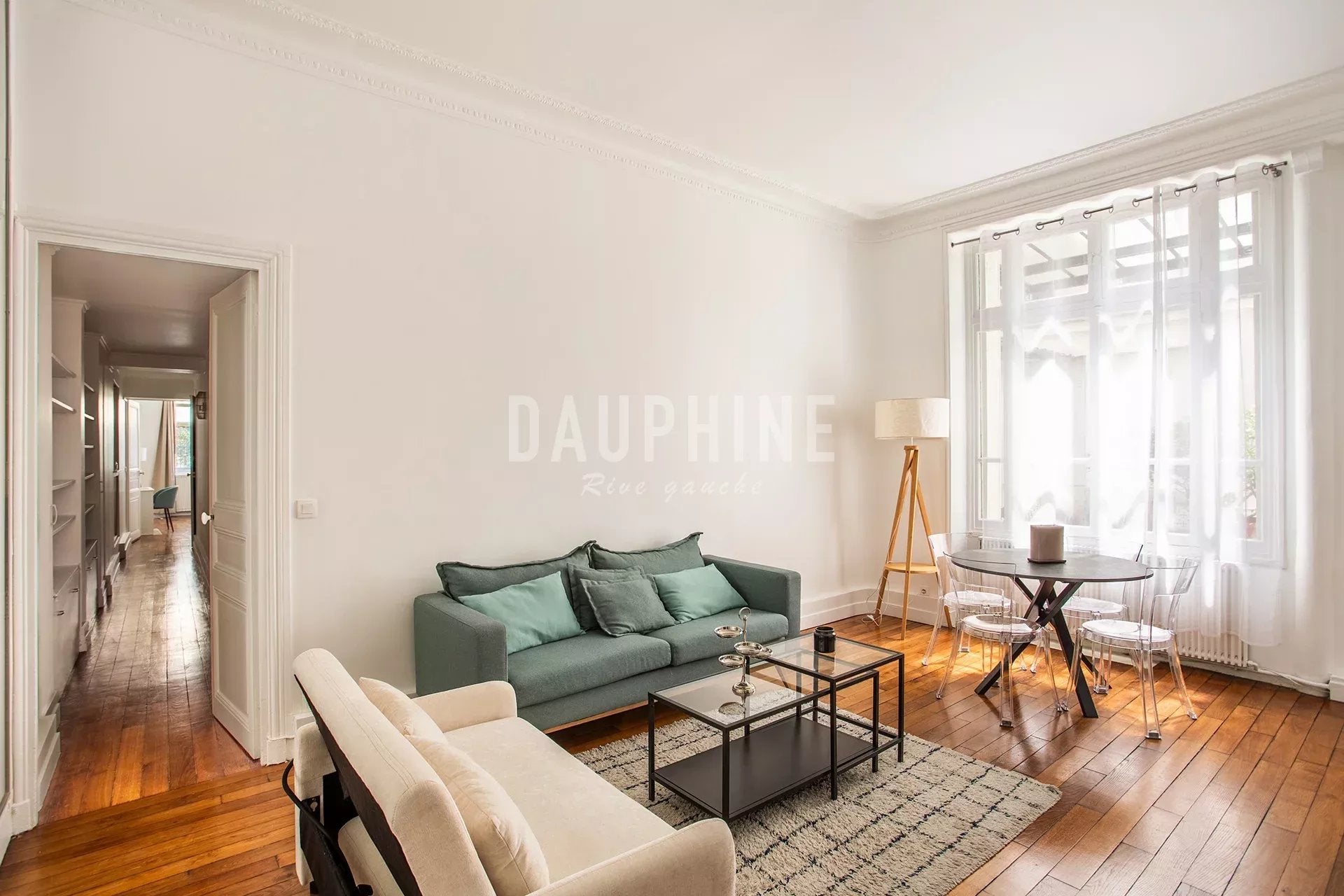 Flat Rue Vaneau in Paris