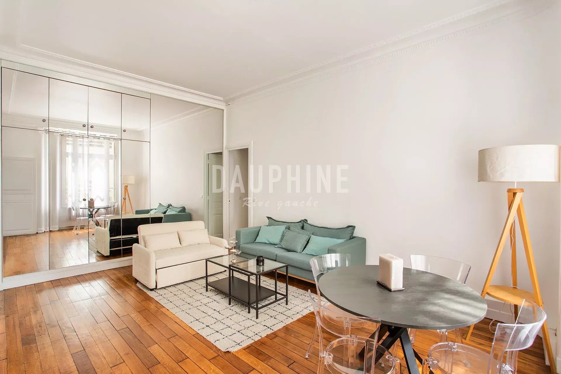 Flat Rue Vaneau in Paris
