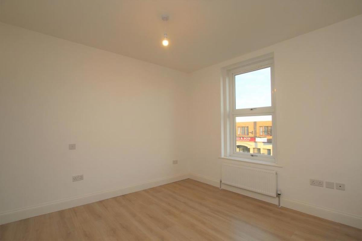 Flat Gloucester Road in Bristol