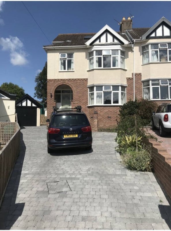 Room Malmesbury Close in Bristol