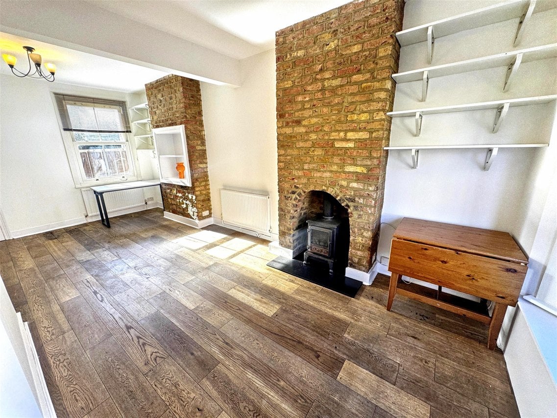 House Cranbourne Road in Greater London