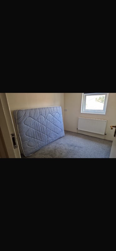 Room Mayes Road in Greater London