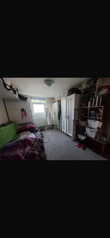Room Mayes Road in Greater London