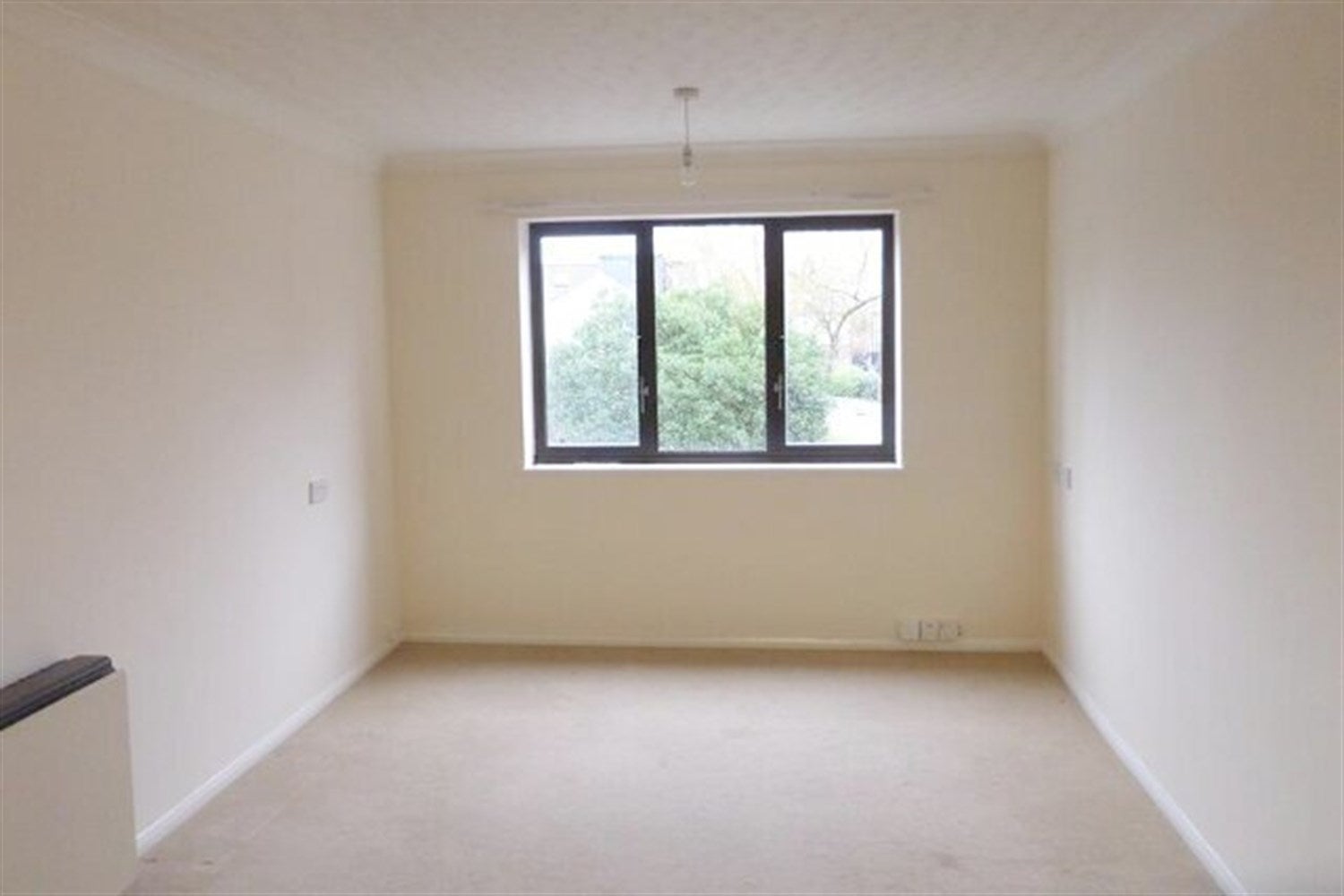 Flat Highworth Avenue in Cambridge