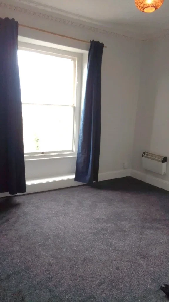 Flat Sydenham Road in Bristol