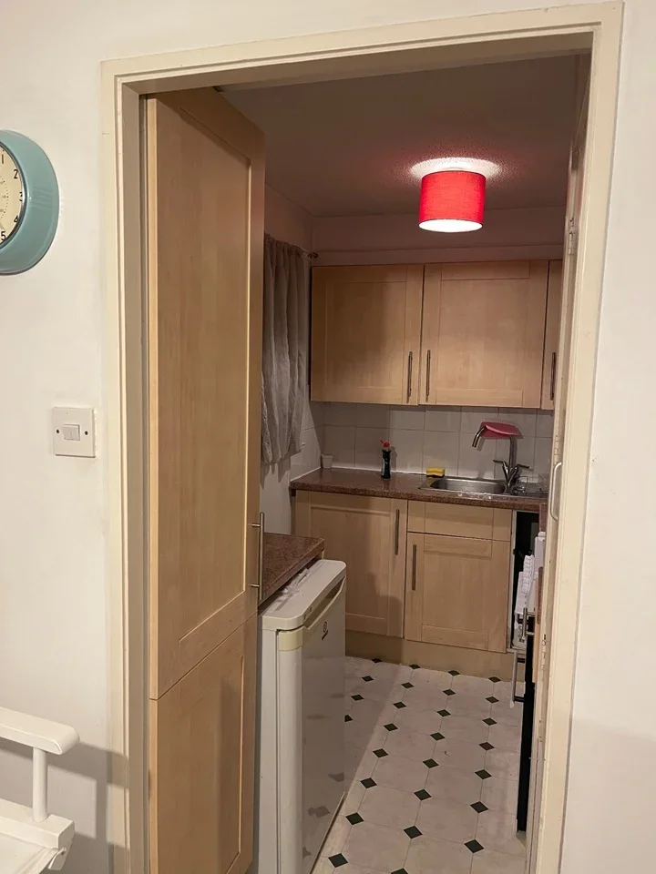 Flat Spencer Mews in Greater London