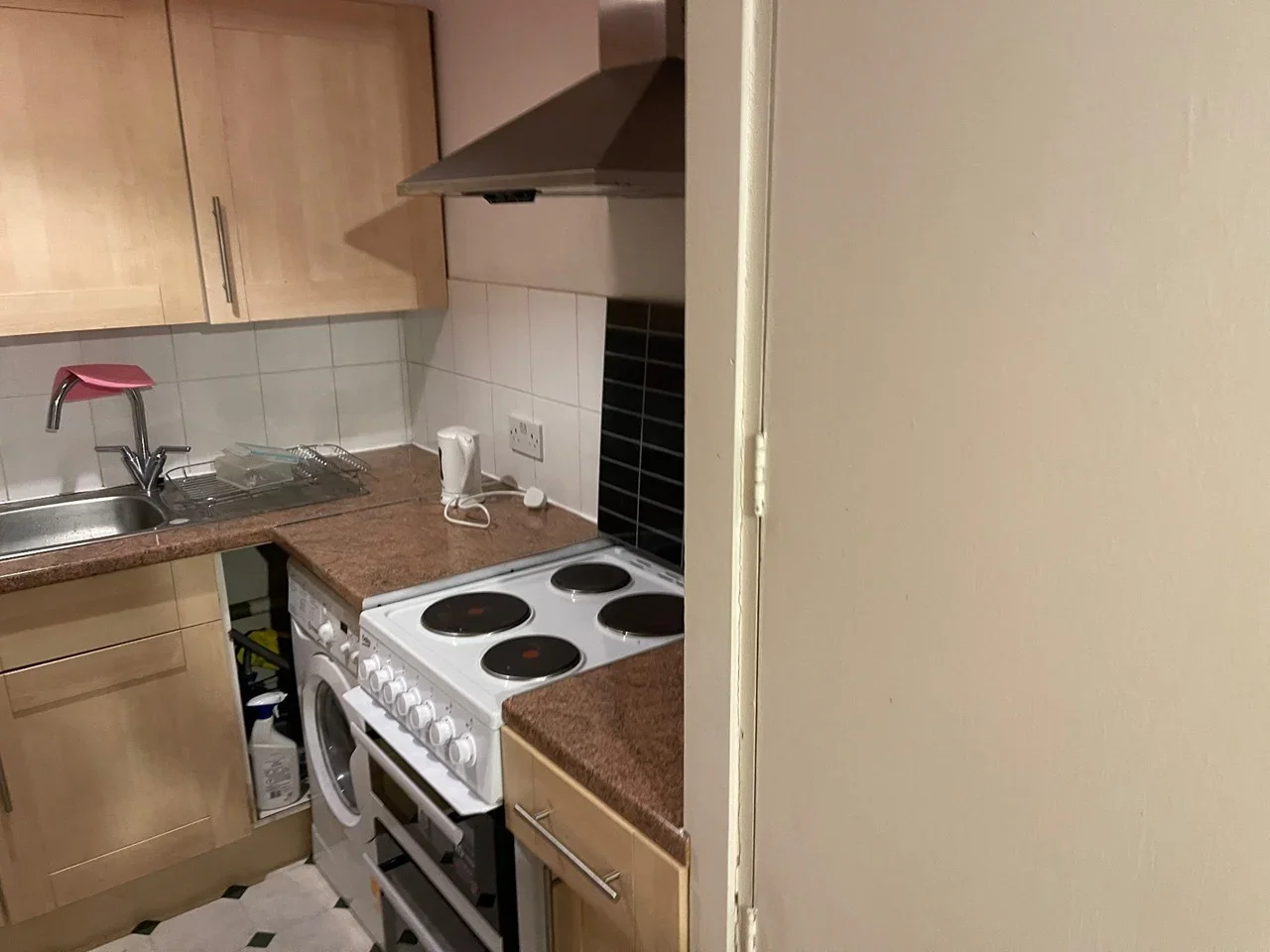 Flat Spencer Mews in Greater London