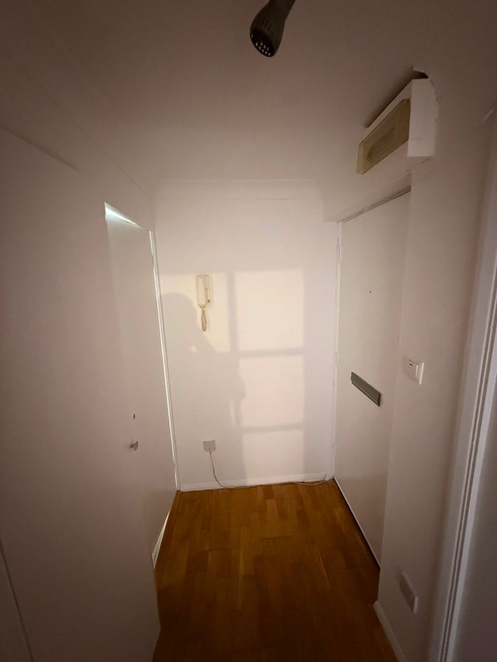 Flat Barbot Close in Greater London