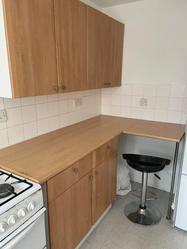 Flat Barbot Close in Greater London