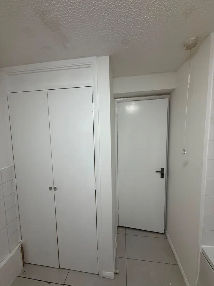 Flat Barbot Close in Greater London