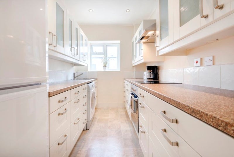 Flat Rosslyn Hill in Greater London