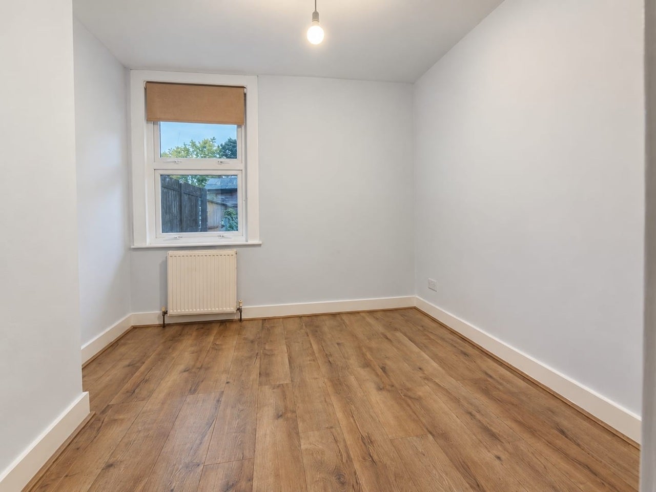 Flat Putney Road in Greater London
