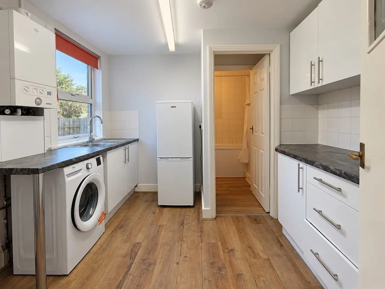 Flat Putney Road in Greater London
