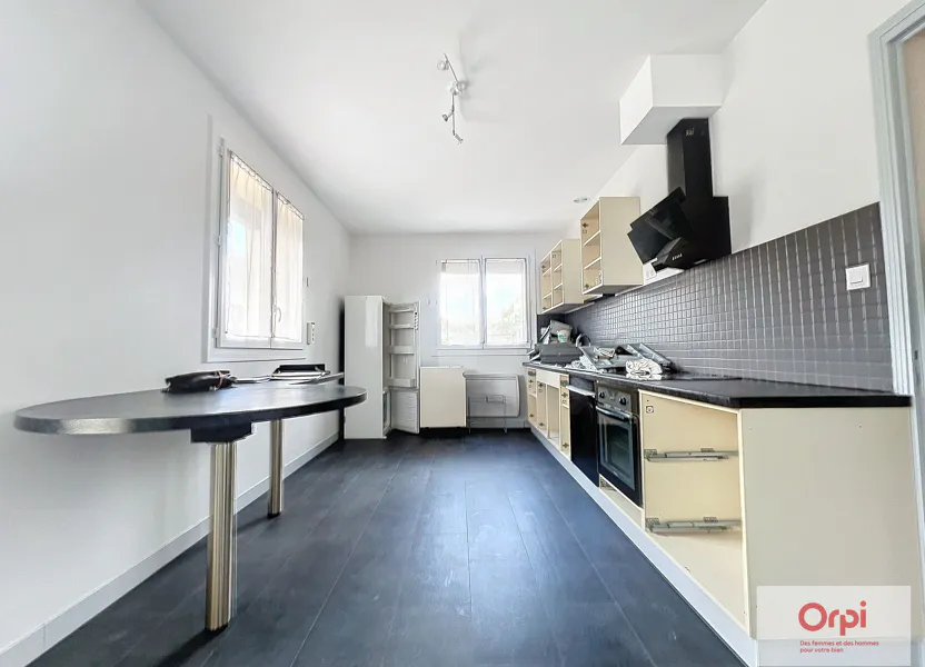 House Rue Pasteur in Montmarault
