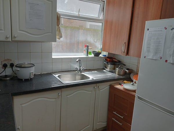 Flat Sheringham Avenue in London