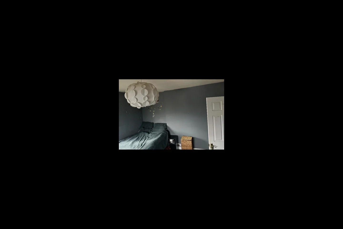 Room North End Road in Greater London