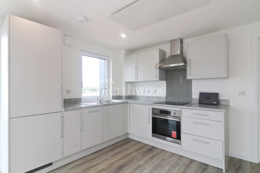 Flat Harvey Road in Ashford