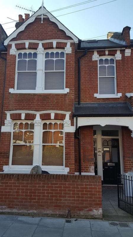 Room Ormiston Grove in Greater London