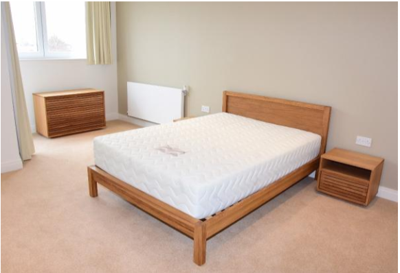Flat Blyth Road in Greater London