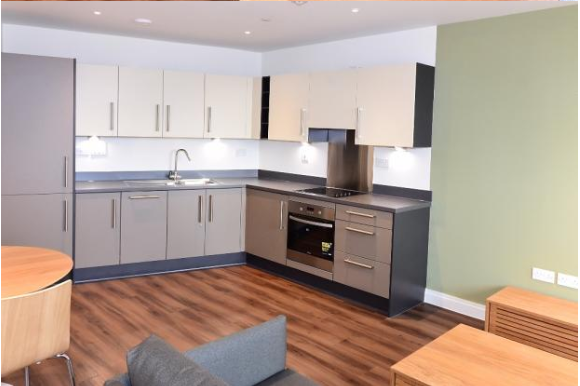 Flat Blyth Road in Greater London