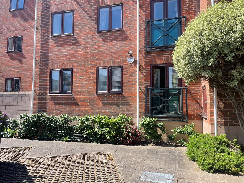 Flat Marine Parade West in Lee-on-the-Solent