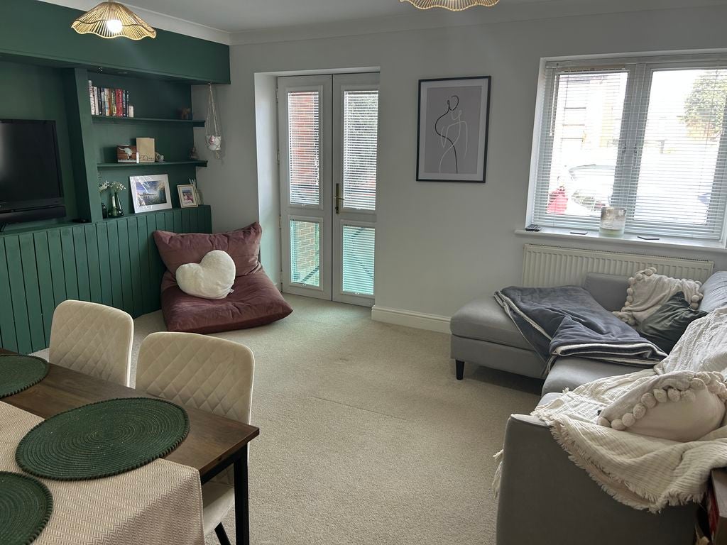 Flat Marine Parade West in Lee-on-the-Solent