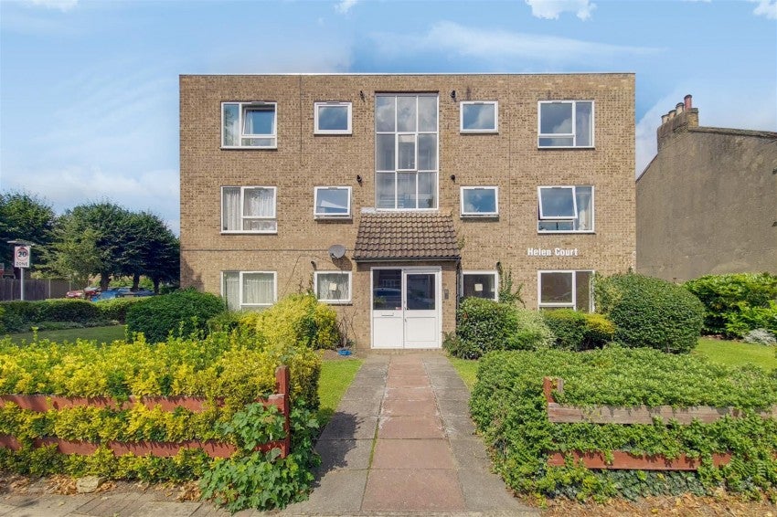 Flat Stodart Road in Greater London
