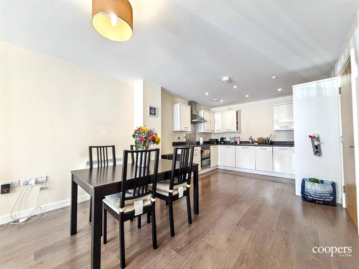 Flat Northolt Road in Greater London