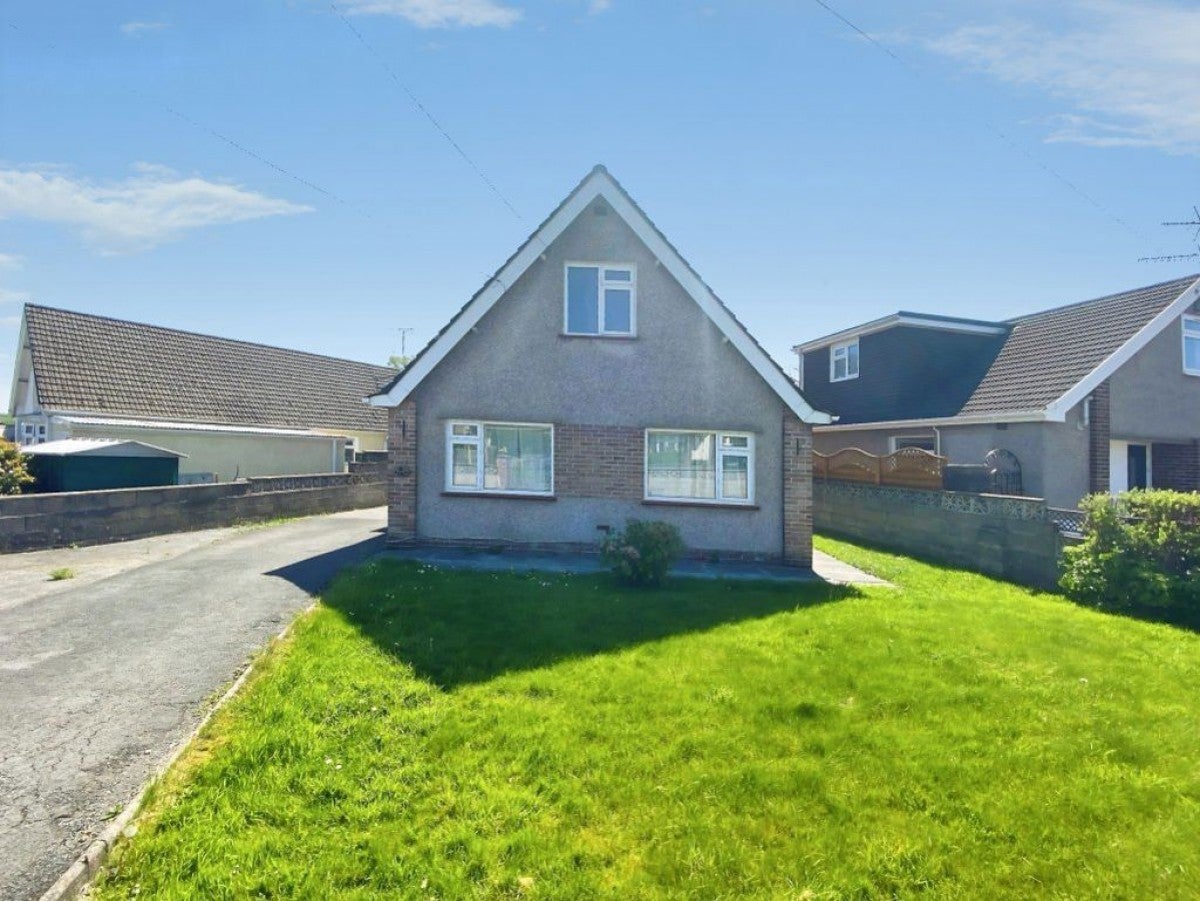 House Meadow Close in Coychurch