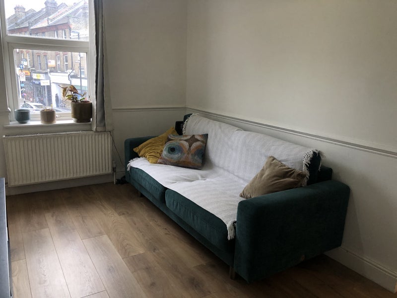 Room Lewisham Way in Greater London