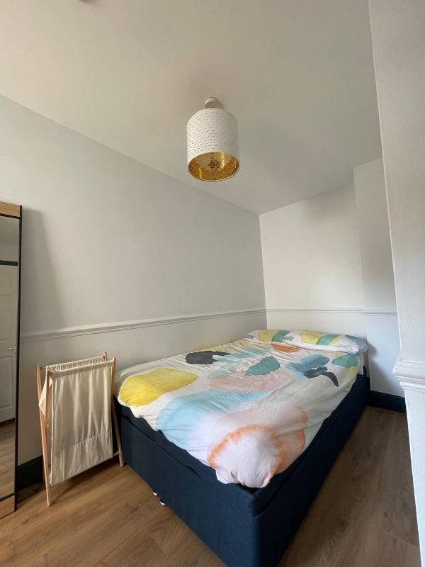 Room Lewisham Way in Greater London