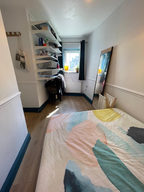 Room Lewisham Way in Greater London
