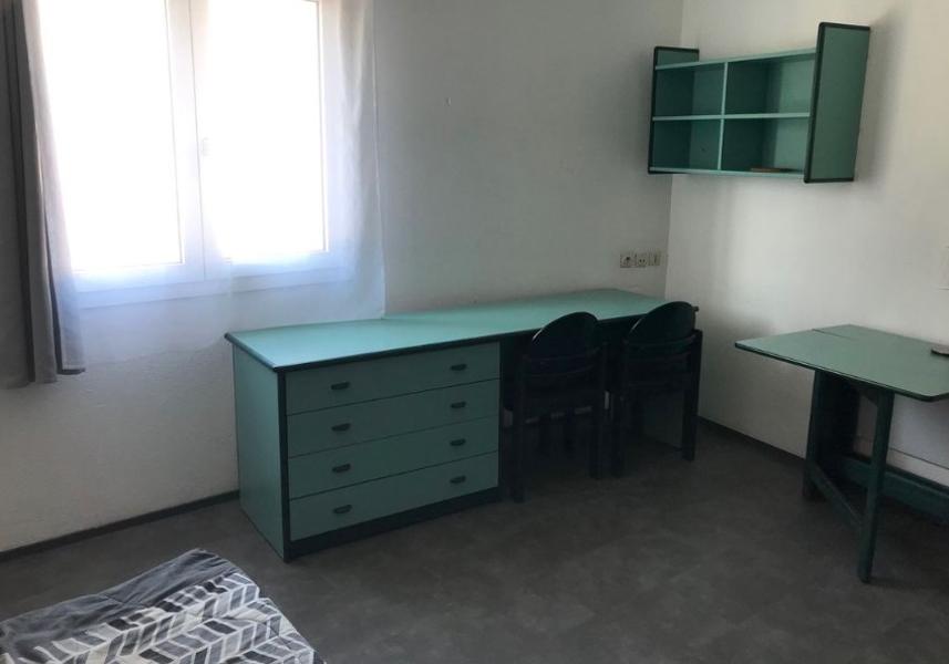 Room Rue des Treilles in Libourne